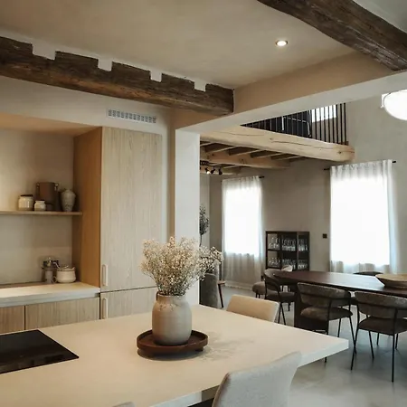 بيت للعطل Maison Aimee *