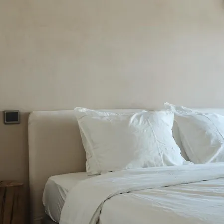 Maison Aimee Nyaraló *