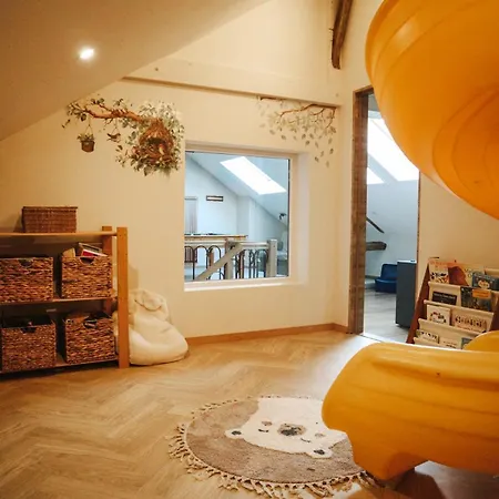 Maison Aimee Nyaraló
